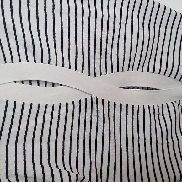 Striped Black and White Cut-out Back Sweater - Picture 3 of 4